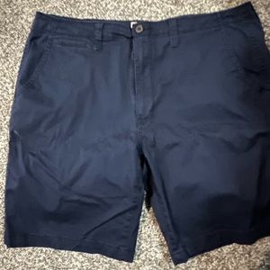 Izod. Flat front. Navy blue. Good condition.